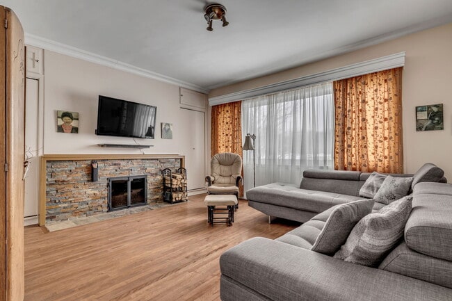 2391 Laurier Boul in Québec, QC - Building Photo - Building Photo