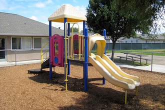College Park Apartments in Dinuba, CA - Building Photo - Building Photo