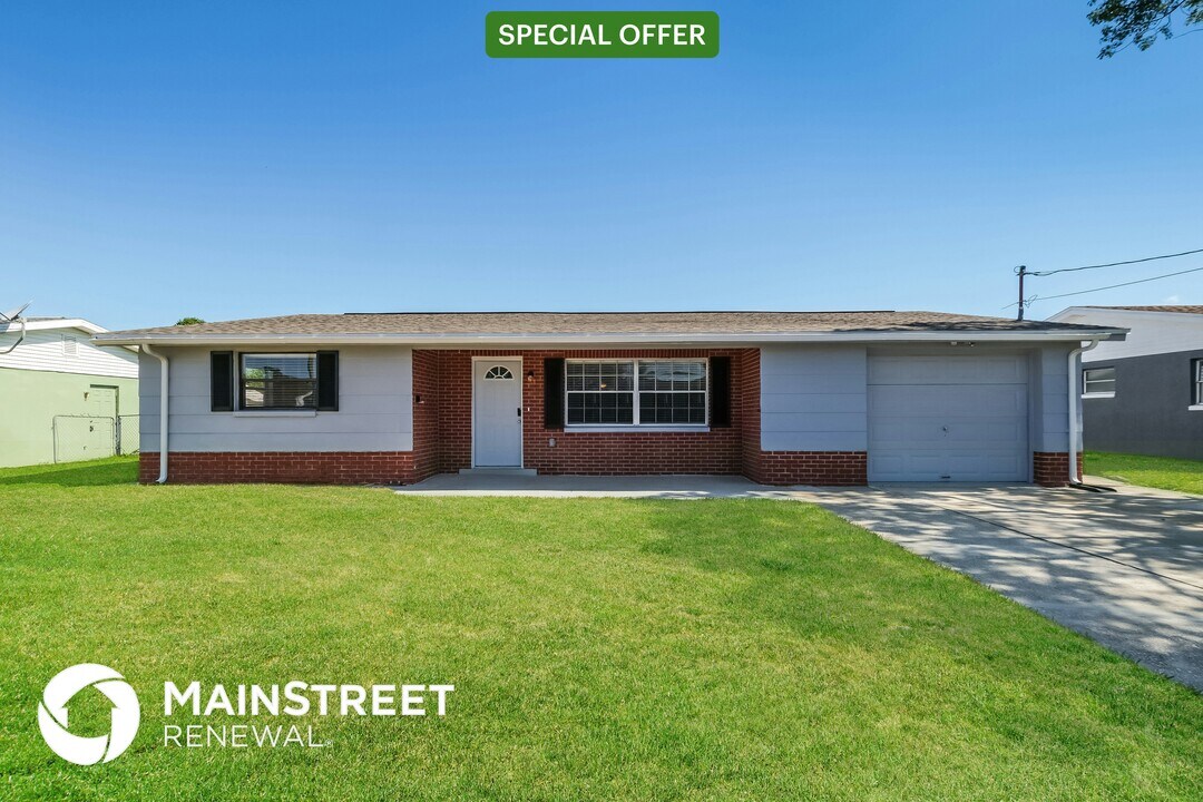 1546 Linstock Dr in Holiday, FL - Building Photo
