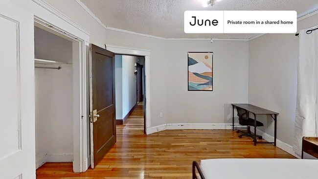 Private bedroom in 4 bed/1 bath Home in Somerville, MA - Building Photo - Building Photo