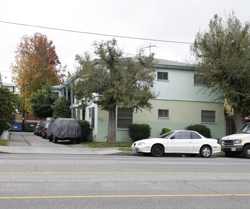 5634 Laurel Canyon Blvd in Valley Village, CA - Building Photo