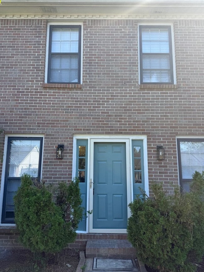 property at 2928 Frost Dr SW