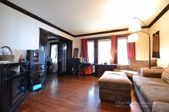 76 Hobart St, Unit 1 in Boston, MA - Foto de edificio - Building Photo