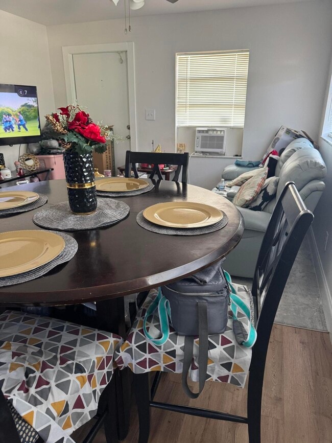 property at 434 N 17th St