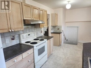 3334 Tallmast Cres in Mississauga, ON - Building Photo - Building Photo