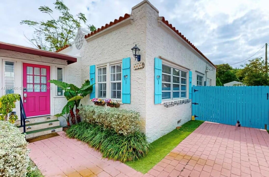 516 Hampton Rd in West Palm Beach, FL - Building Photo