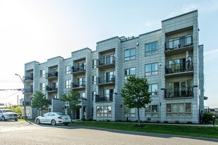 14 Norice St in Nepean, ON - Building Photo