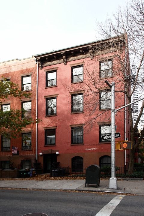 424 Henry St in Brooklyn, NY - Building Photo