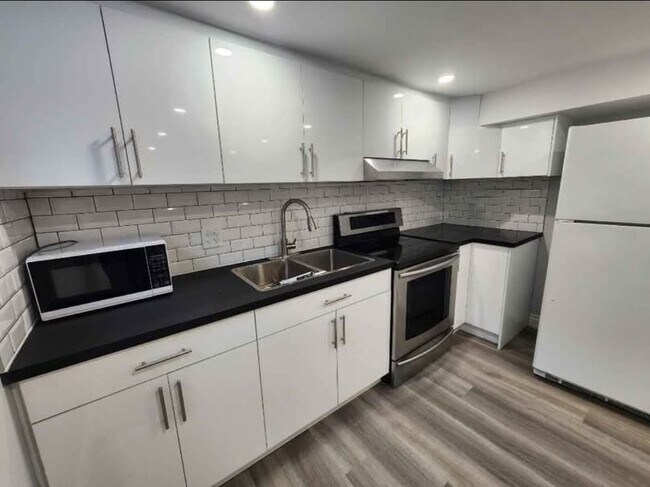 670 Millbank Dr in London, ON - Building Photo - Building Photo