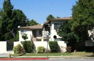 18157 Roscoe Blvd in Northridge, CA - Foto de edificio - Building Photo