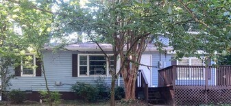 2364 Brackett St SW in Marietta, GA - Building Photo