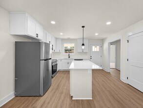 161 W Grand St in Jackson, TN - Building Photo - Building Photo