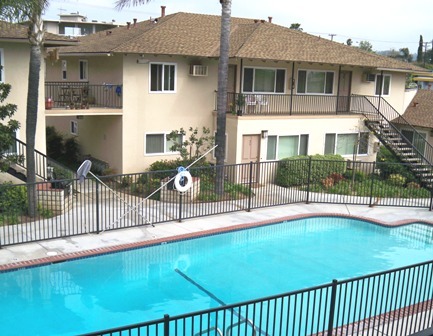 Palm Garden Apartments in Covina, CA - Building Photo - Building Photo