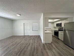 3616 NE 11th Ave in Oakland Park, FL - Building Photo - Building Photo