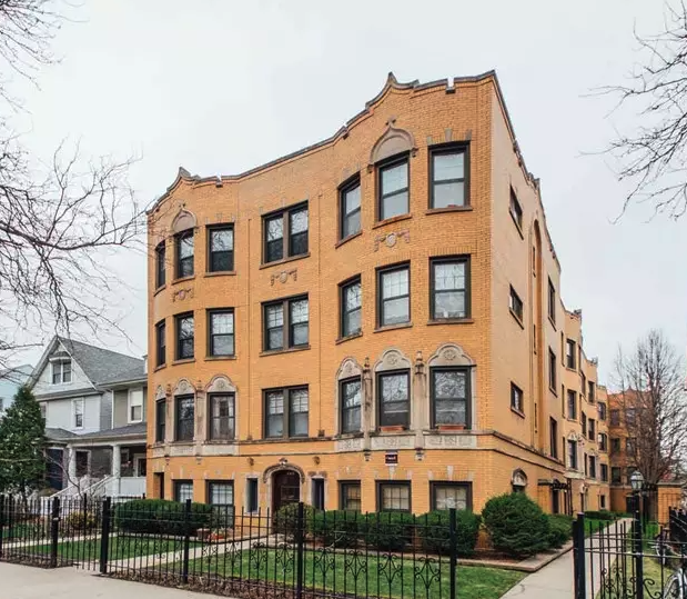 property at 4325 N Hermitage Ave