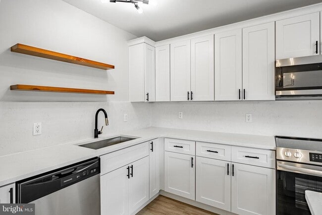 61 Pennsylvania Ave in Phoenixville, PA - Foto de edificio - Building Photo