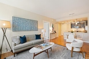 300 Berry St, Unit 614 in San Francisco, CA - Building Photo
