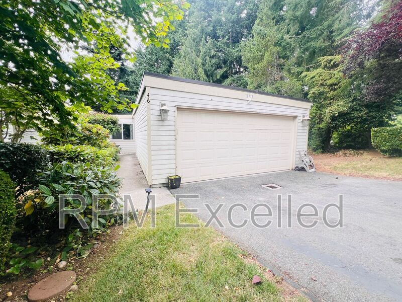 13713 SE 258th Pl in Kent, WA - Building Photo