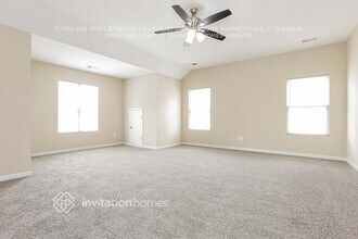 5490 Rosehall Pl, Unit 102 in Atlanta, GA - Building Photo - Building Photo