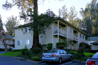 Redwood Grove Apartments in Sebastopol, CA - Building Photo - Building Photo