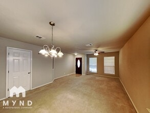 114 Arcadia Pl in Schertz, TX - Building Photo - Building Photo