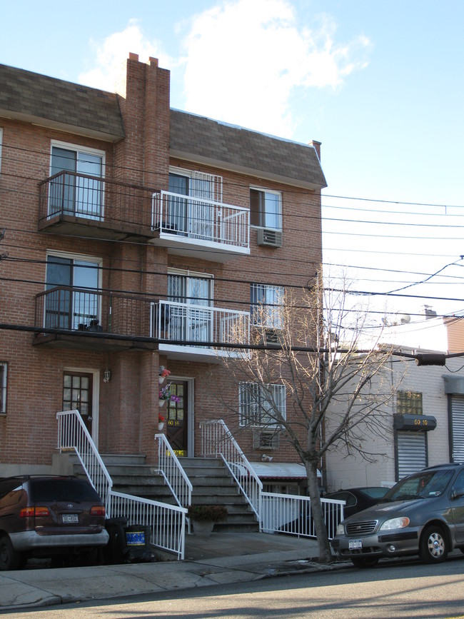 6016-60-18 32nd Ave in Flushing, NY - Building Photo - Building Photo