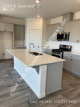 2743 N Vahe Ave in Fresno, CA - Building Photo - Building Photo