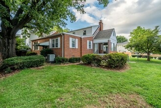 2300 N Buchanan St in Arlington, VA - Building Photo - Building Photo