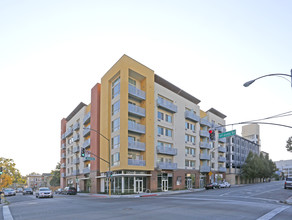 Donner Lofts in San Jose, CA - Foto de edificio - Building Photo