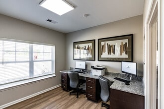 Walden Crest in Hohenwald, TN - Foto de edificio - Interior Photo