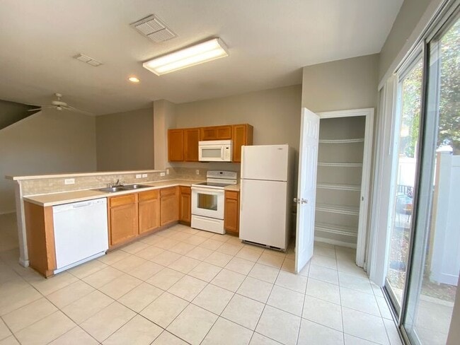 2715 Andros Ln in Kissimmee, FL - Building Photo - Building Photo