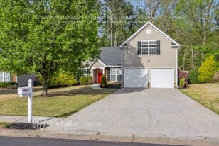 250 Covington Dr in Hiram, GA - Building Photo