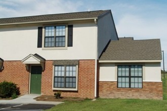 Thomson Villas Apartments in Thomson, GA - Building Photo - Building Photo