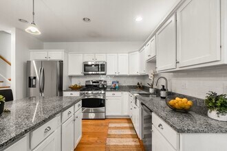 865 Lagrange St in Boston, MA - Building Photo - Building Photo