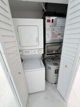 1300 Wiley St in Hollywood, FL - Building Photo - Building Photo