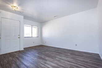 8448 E Lakeshore Dr in Prescott Valley, AZ - Building Photo - Building Photo