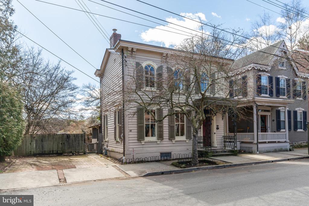 45 York St in Lambertville, NJ - Building Photo