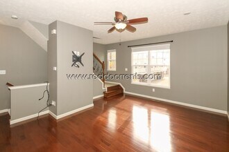 269 1st St NW in Carmel, IN - Foto de edificio - Building Photo