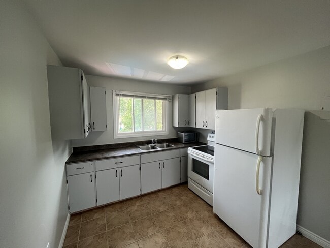 60 Kendra St in Moncton, NB - Building Photo - Building Photo