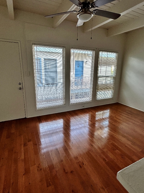 property at 1909 Beachwood Dr