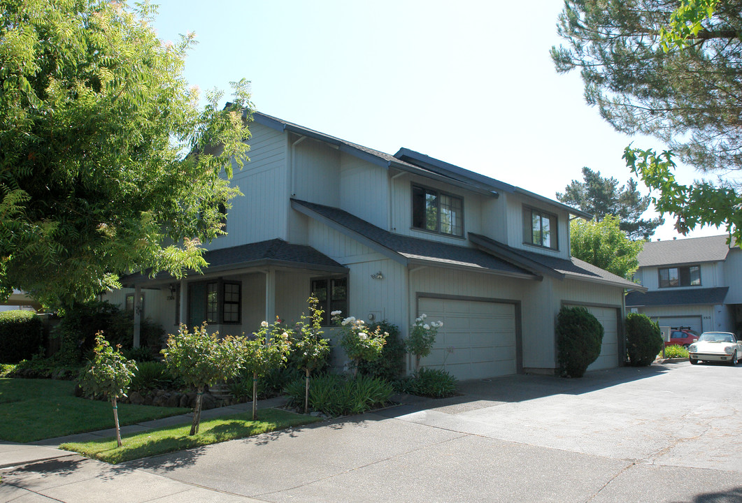 2306 Maher Dr in Santa Rosa, CA - Building Photo