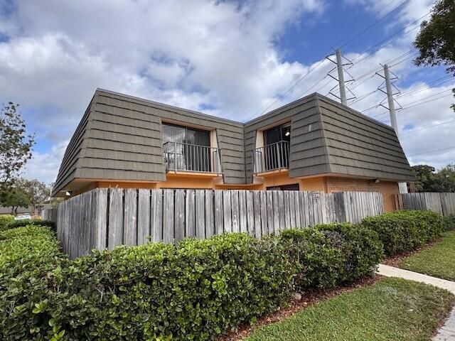 3310-3333 33rd Way in West Palm Beach, FL - Building Photo - Building Photo