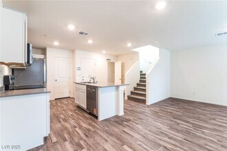 6116 Aster Gdn St in North Las Vegas, NV - Building Photo - Building Photo