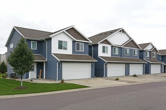 Indigo Crossing in Mankato, MN - Building Photo - Building Photo