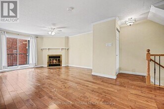 207 Mart Cir in Ottawa, ON - Building Photo - Building Photo
