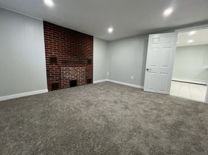 27 Church St, Unit B in Malden, MA - Foto de edificio - Building Photo