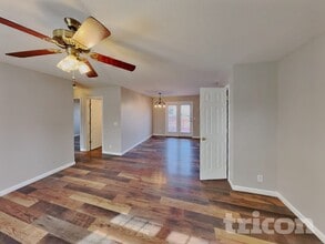 1150 E 17th Ave in Springfield, TN - Foto de edificio - Building Photo