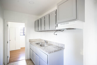 6019 Converse Ave in Los Angeles, CA - Building Photo - Building Photo