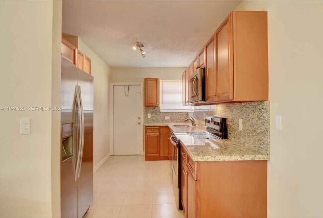 3531 SW 36th St in West Park, FL - Building Photo - Building Photo