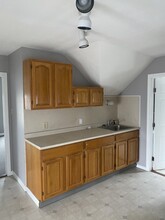 12-14 Pendleton St, Unit Pendleton in Cranston, RI - Building Photo - Building Photo